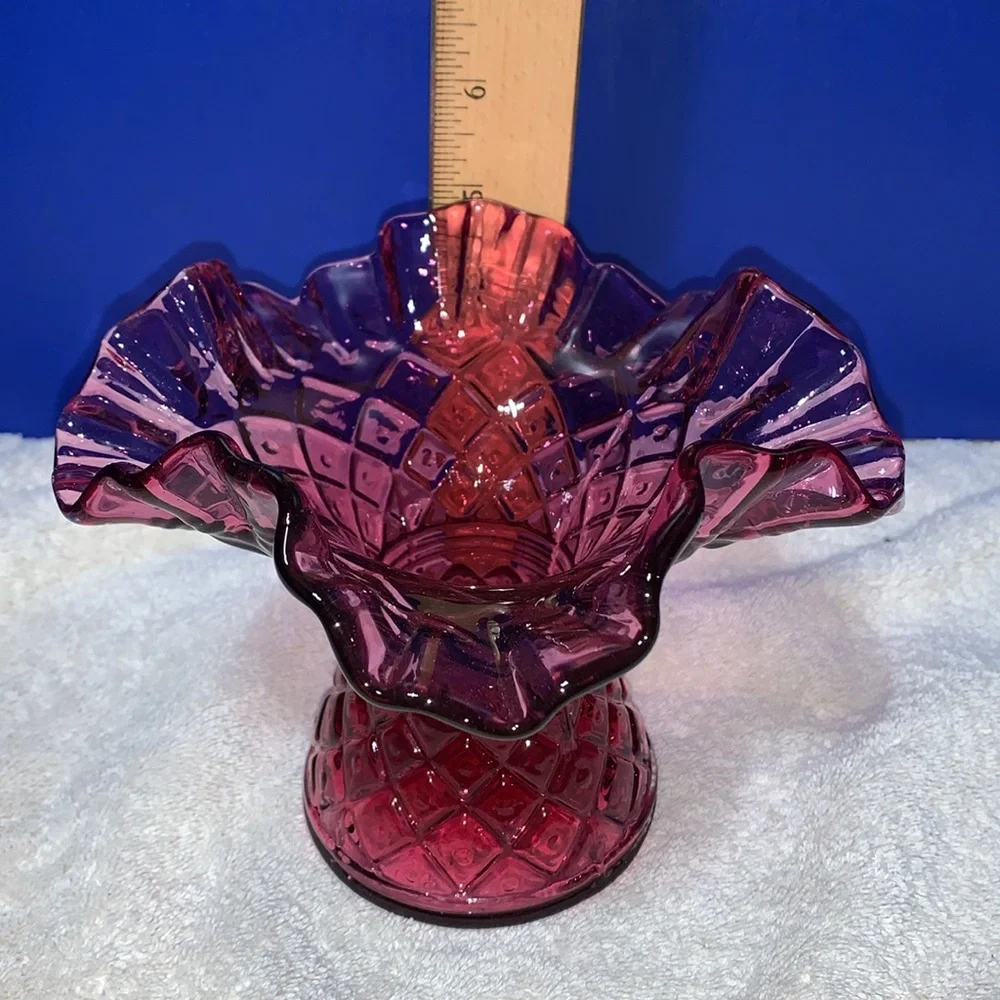 Elegant Kanawah diamond lace glass vase